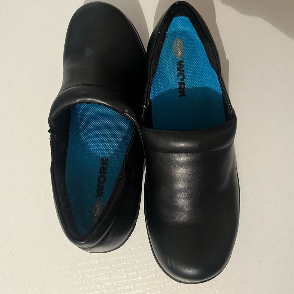 Dansko Work Clogs - Picture 2 of 9